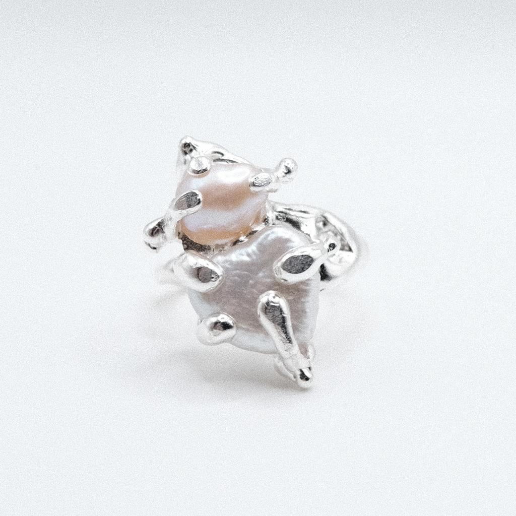 Кольцо с разноцветным жемчугом