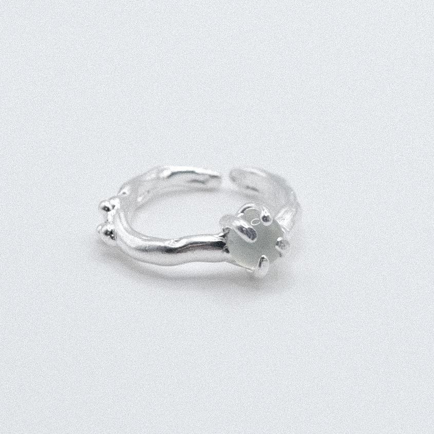 Кольцо с пренитом “Скользко”