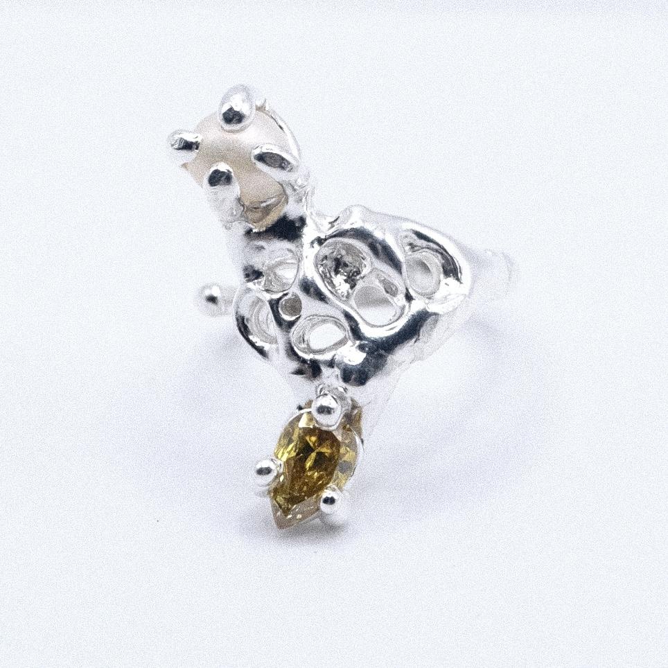 Кольцо с жёлтым фианитом и жемчугом (skol*zko)