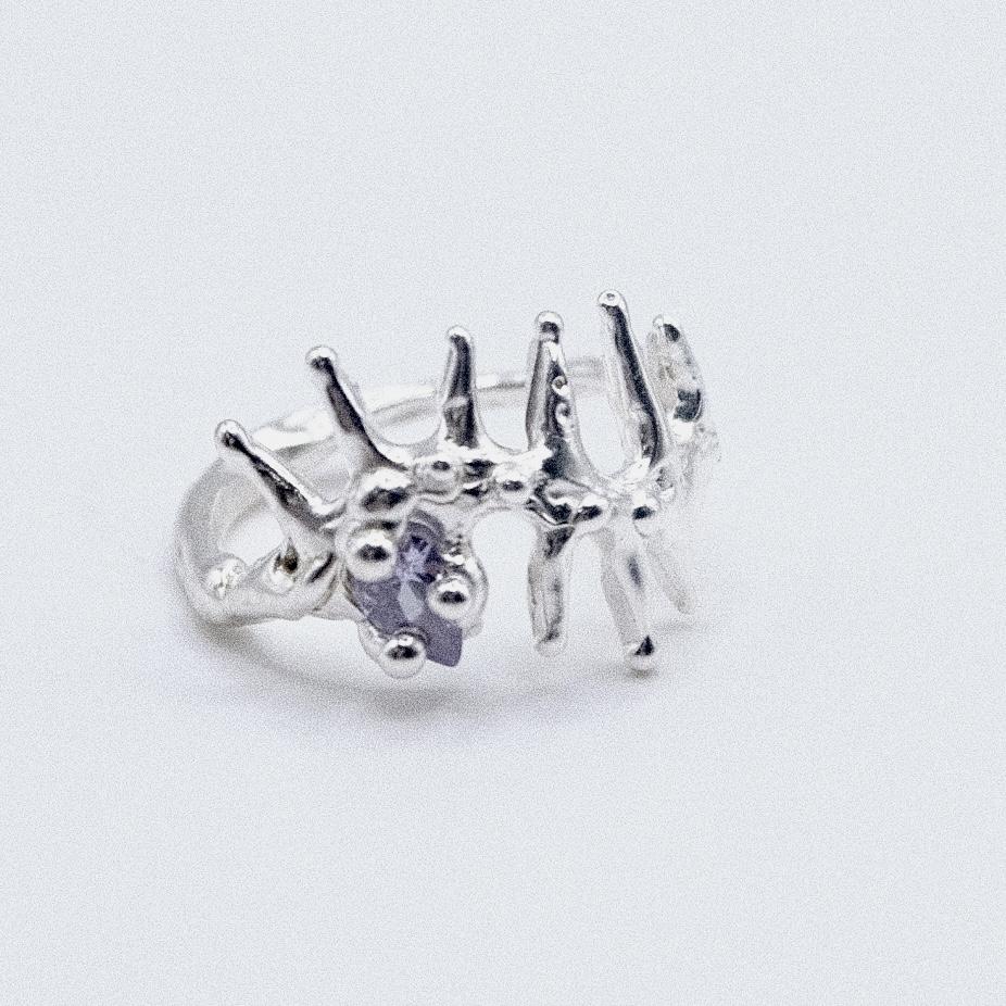 Кольцо «Многоножка» с сиреневым фианитом