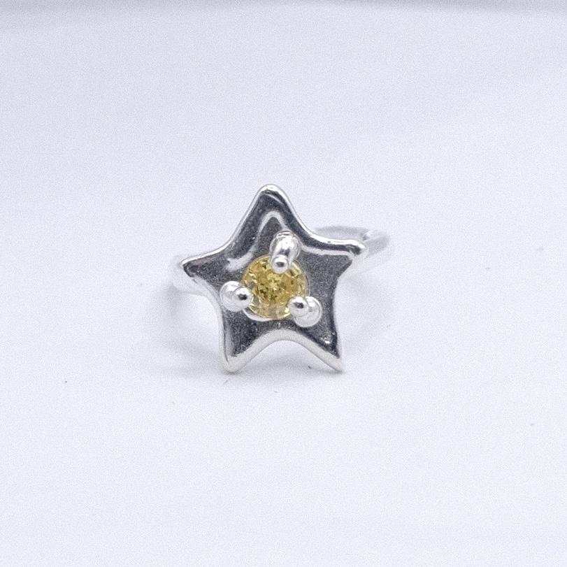 Кольцо «Звёздочка» с жёлтым фианитом