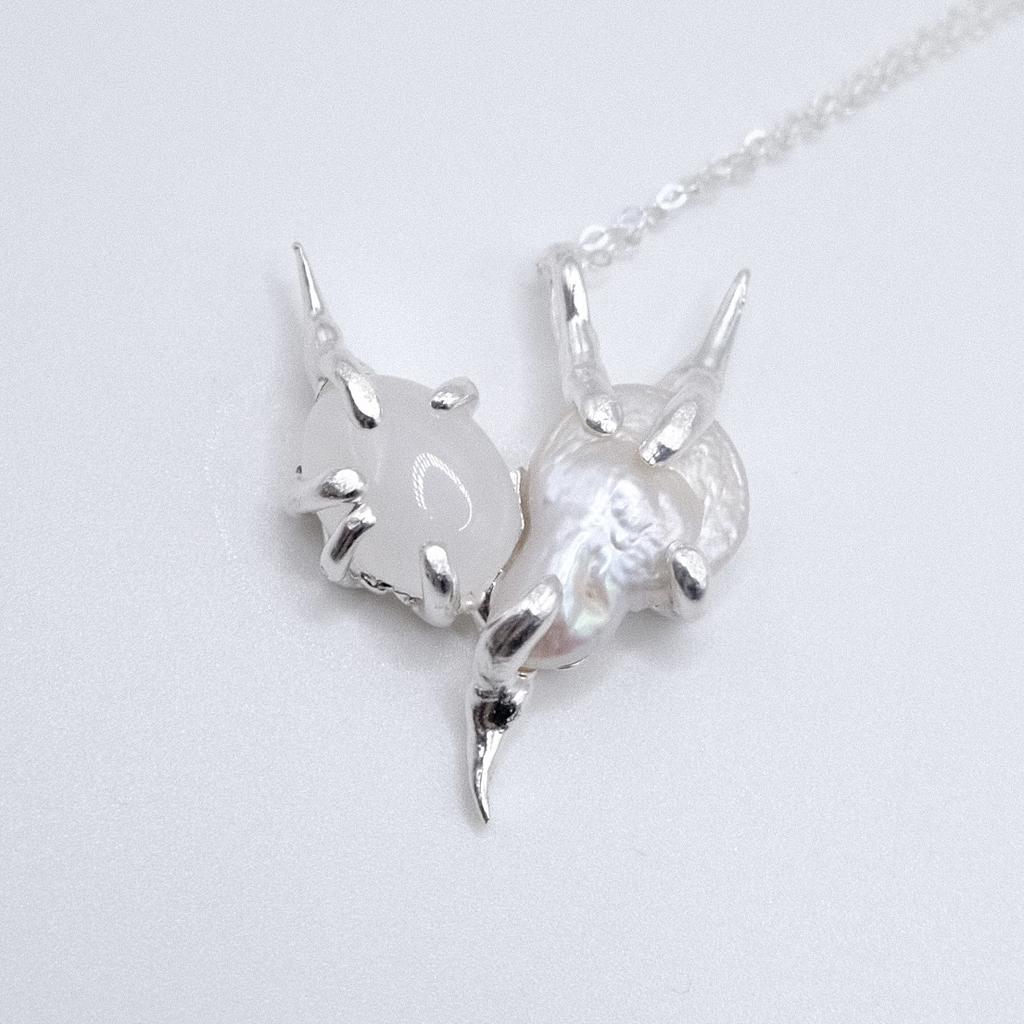 Подвеска с жемчугом и кварцем «Ю/Ми»