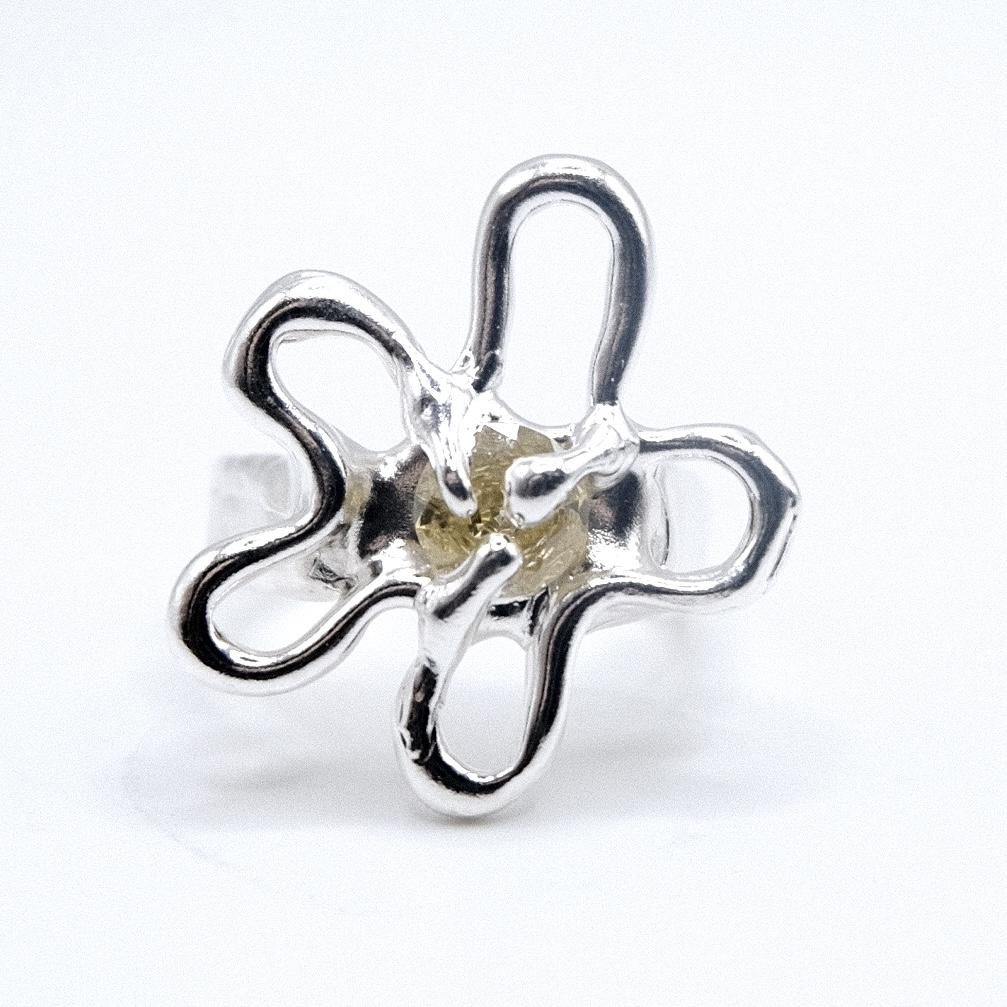 Кольцо «Цветик» с жёлтым фианитом