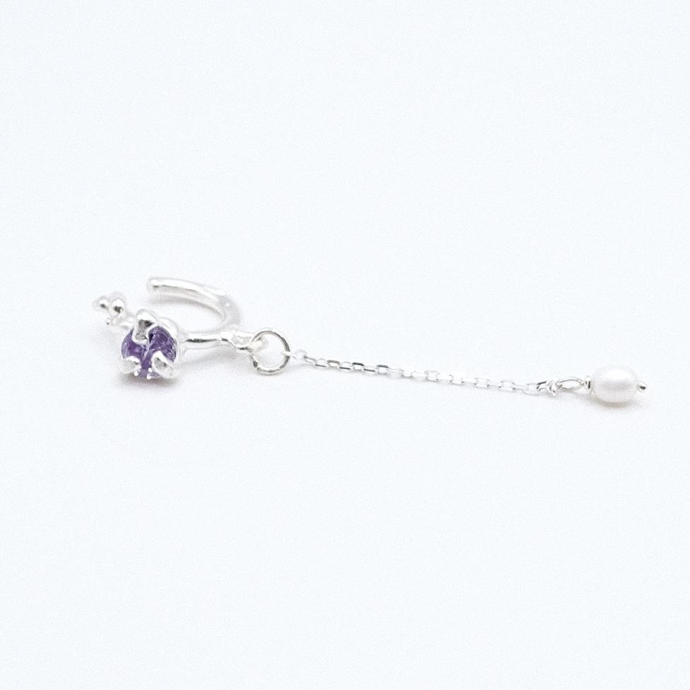 Кафф с сиреневым фианитом и жемчугом «Скользко»