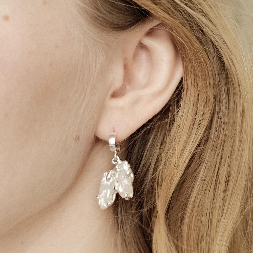 Серьги с жемчугом и лабрадоритом “Лютик”