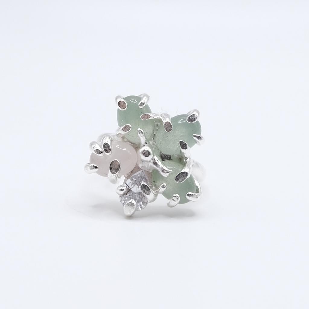 Кольцо с пренитом, кварцем и фианитом “Лютик”