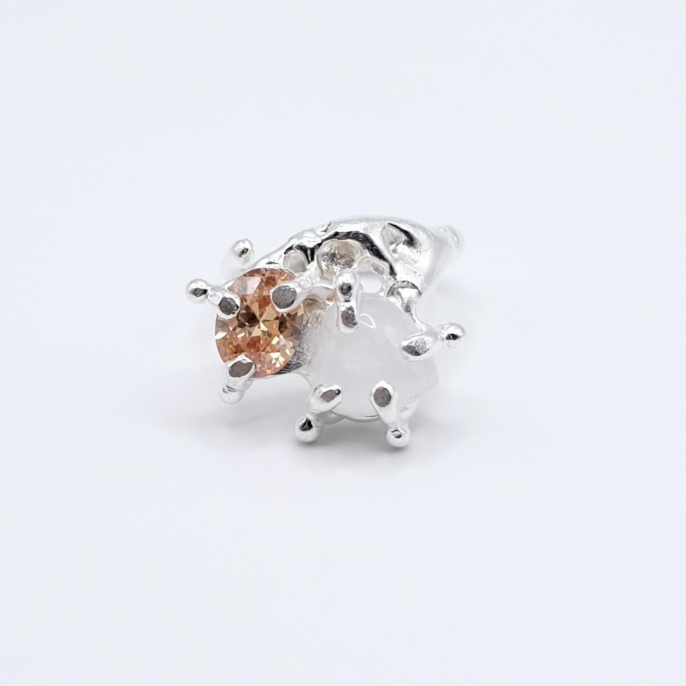 Кольцо с кварцем и фианитом