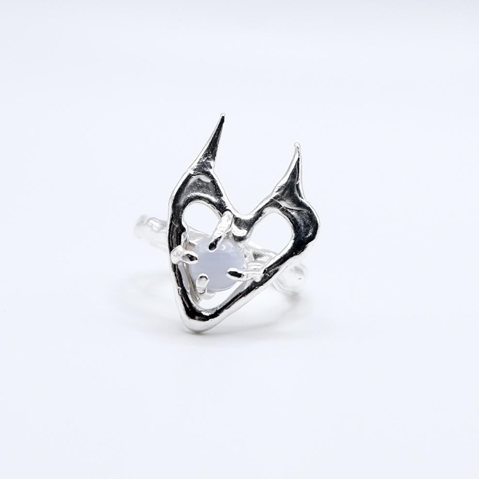 Кольцо-рожки с агатом