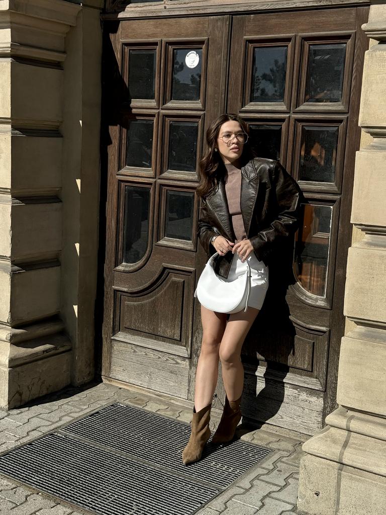 Модель "Luna" в белом цвете