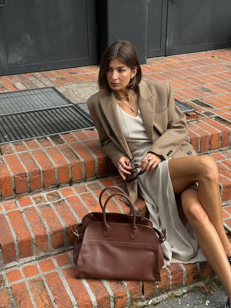 Модель "Rio" в цвете орех