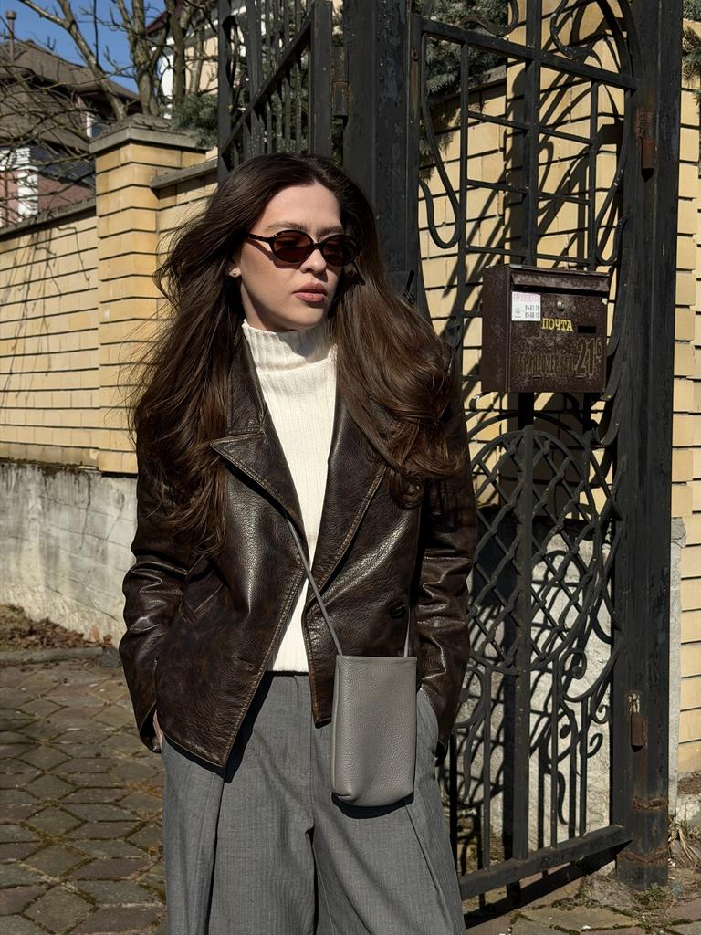 Сумка-мессенджер в сером цвете