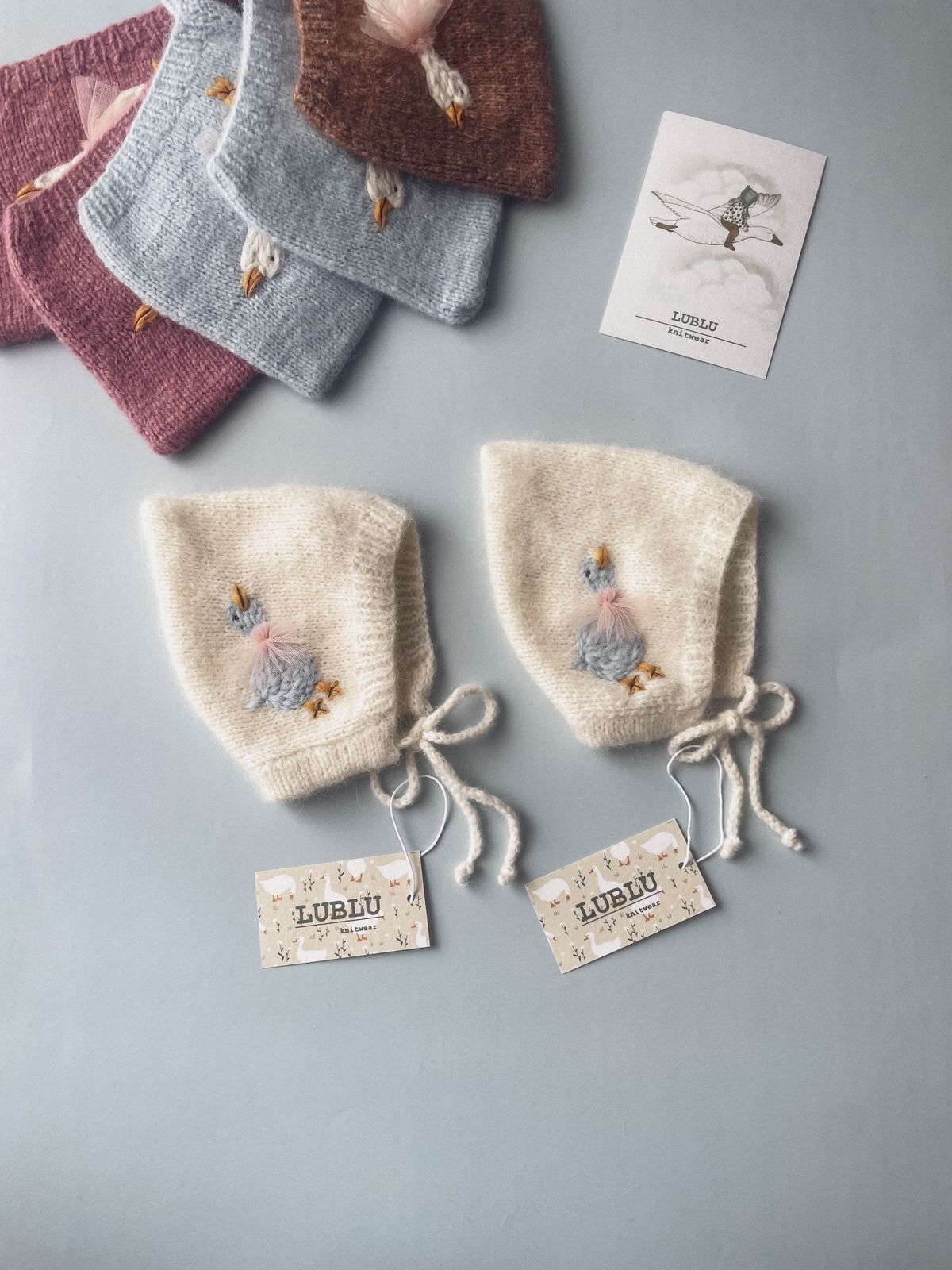 Описание "GOOSE BONNET"