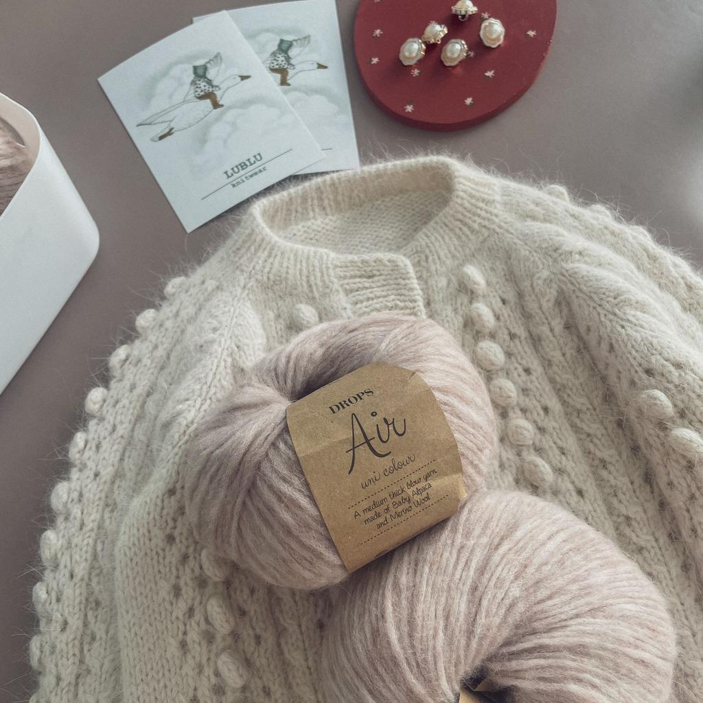 Описание "VINTAGE CARDI"