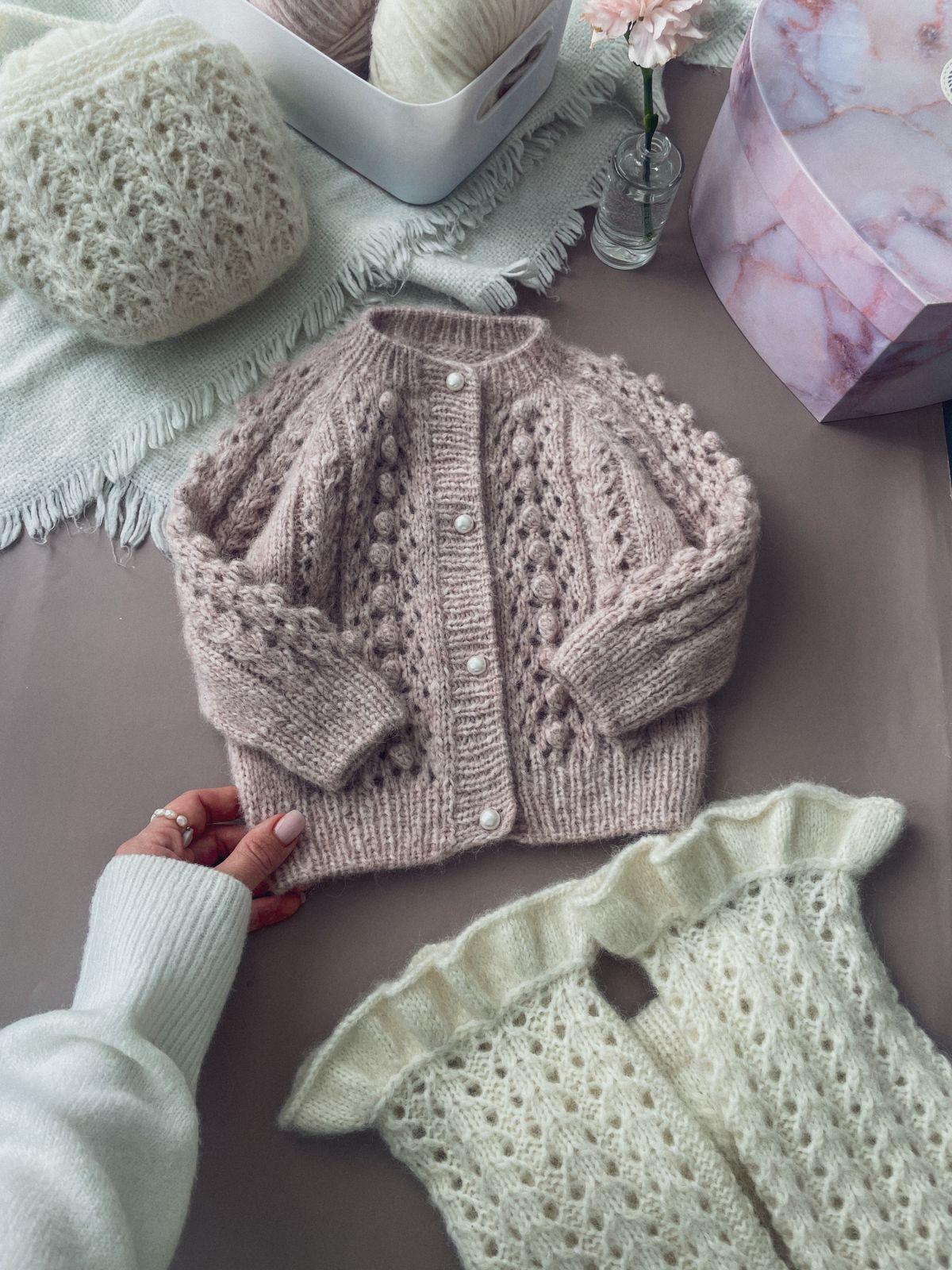 Описание "VINTAGE CARDI"