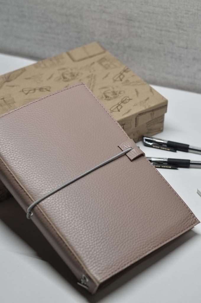Кожаный блокнот "Пудра"