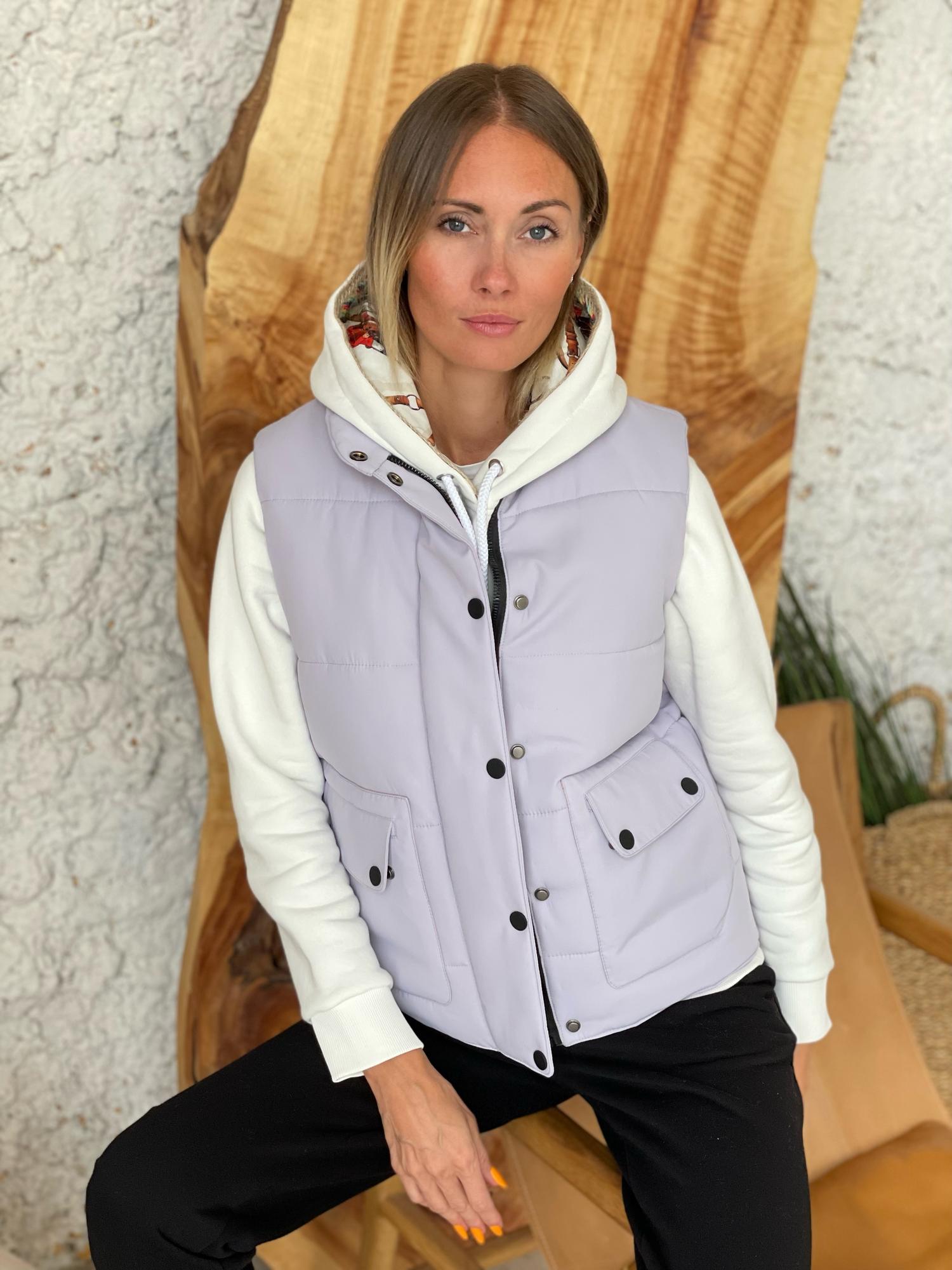 Жилет в лавандовом цвете