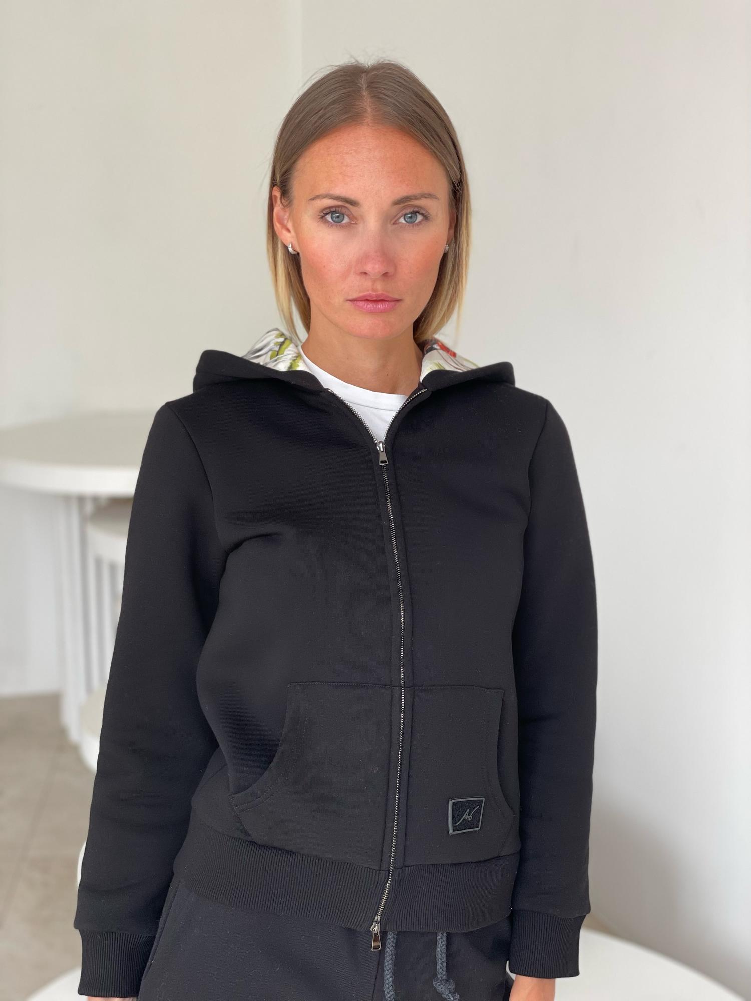 Худи на молнии в черном цвете