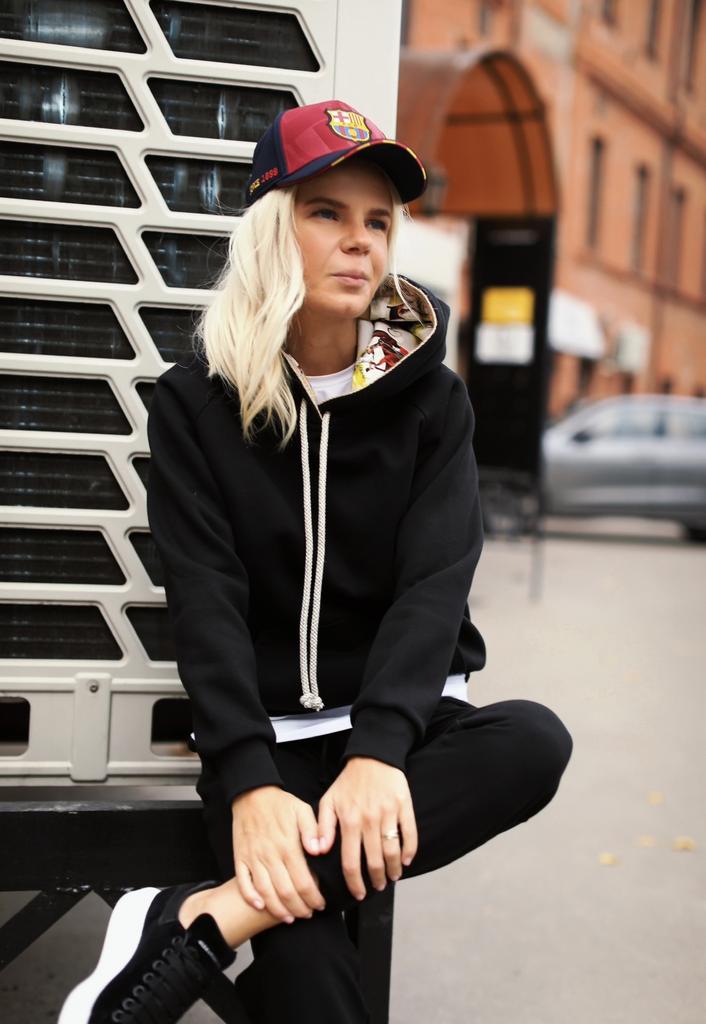 Худи в черном цвете (без утепления)