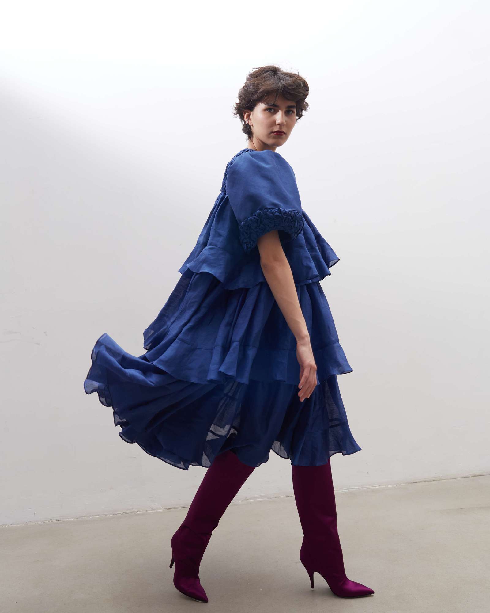 Синее платье