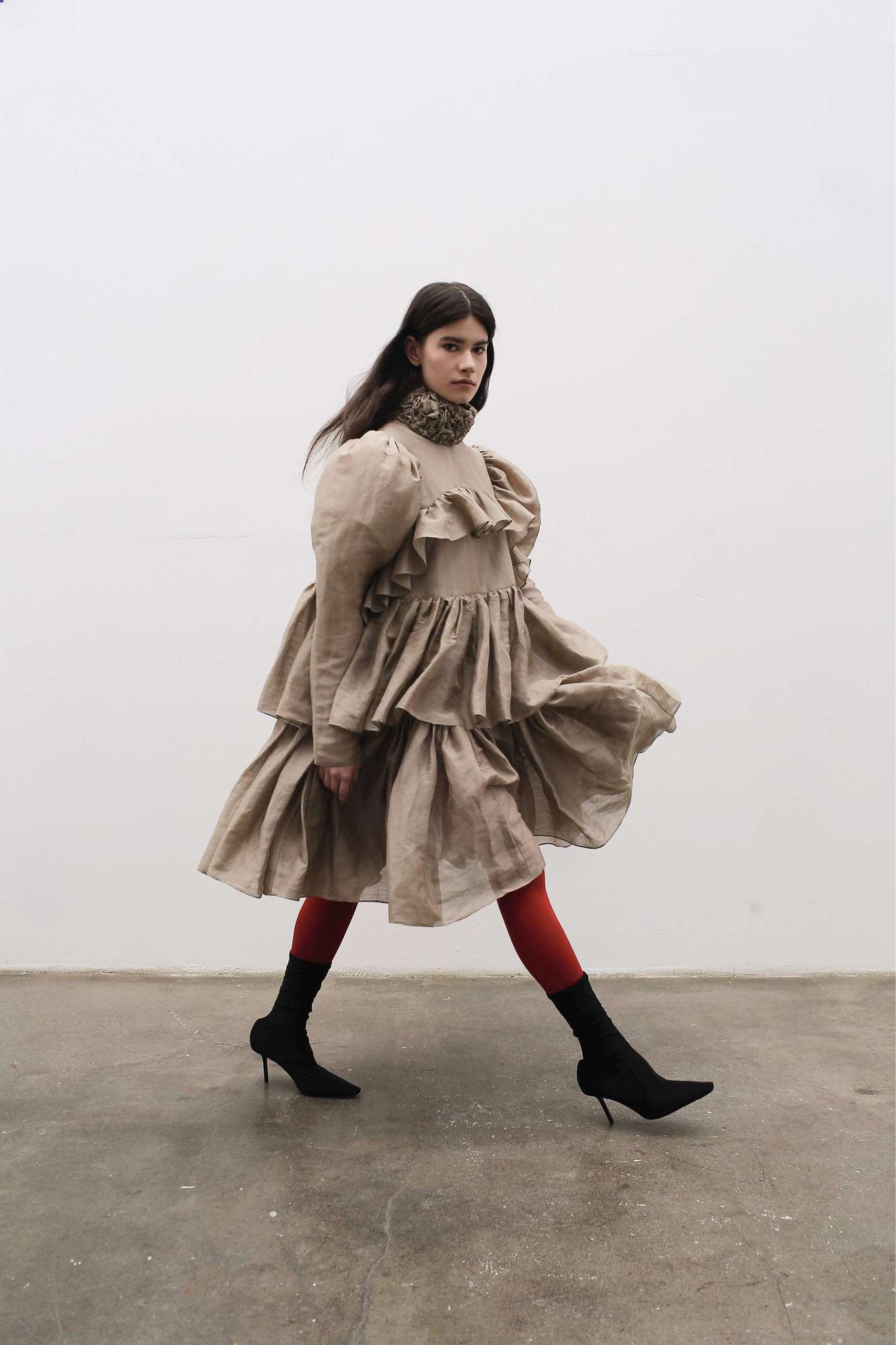 Песочное платье