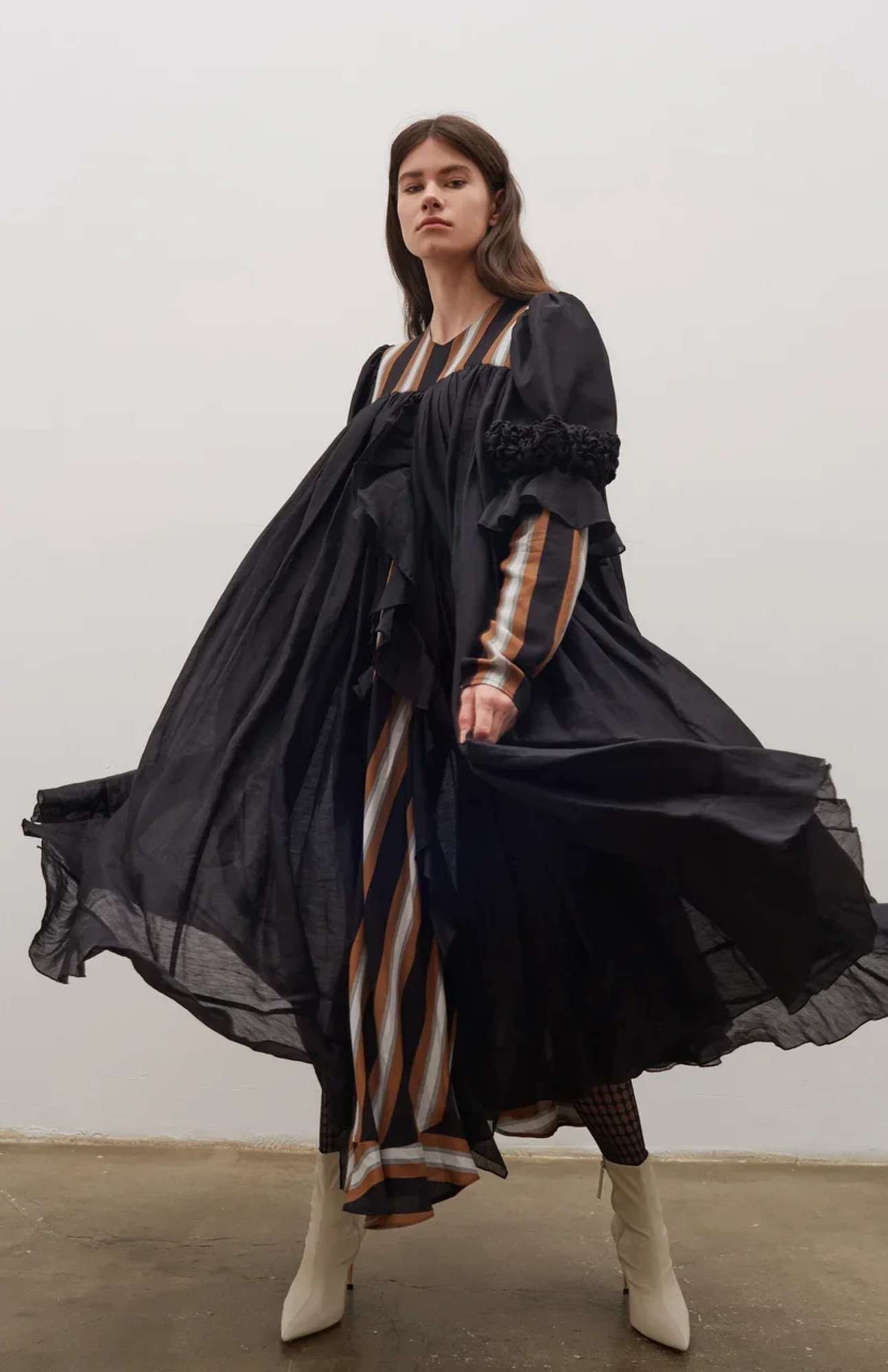 Черное макси платье