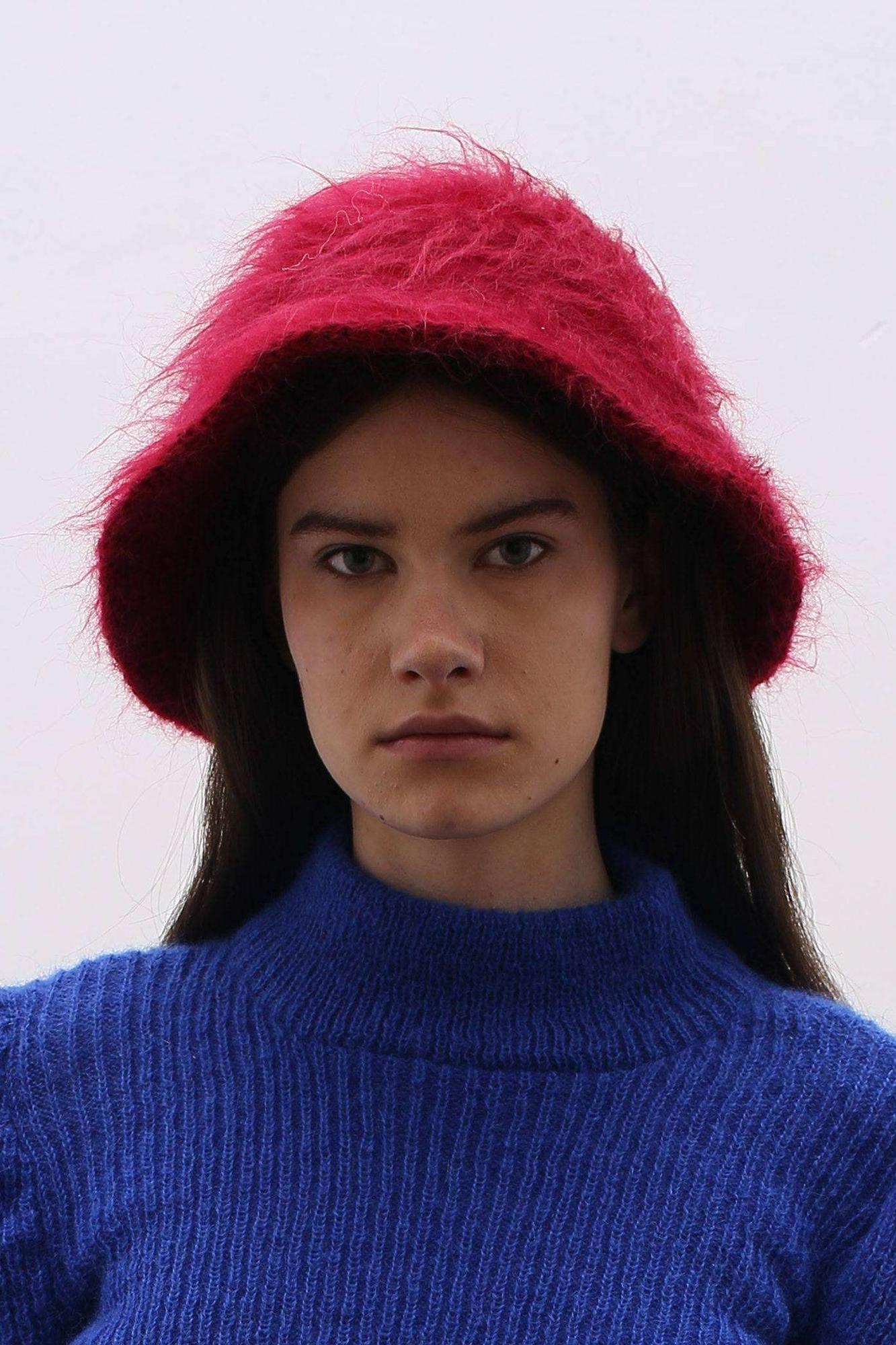 Бордовая панама