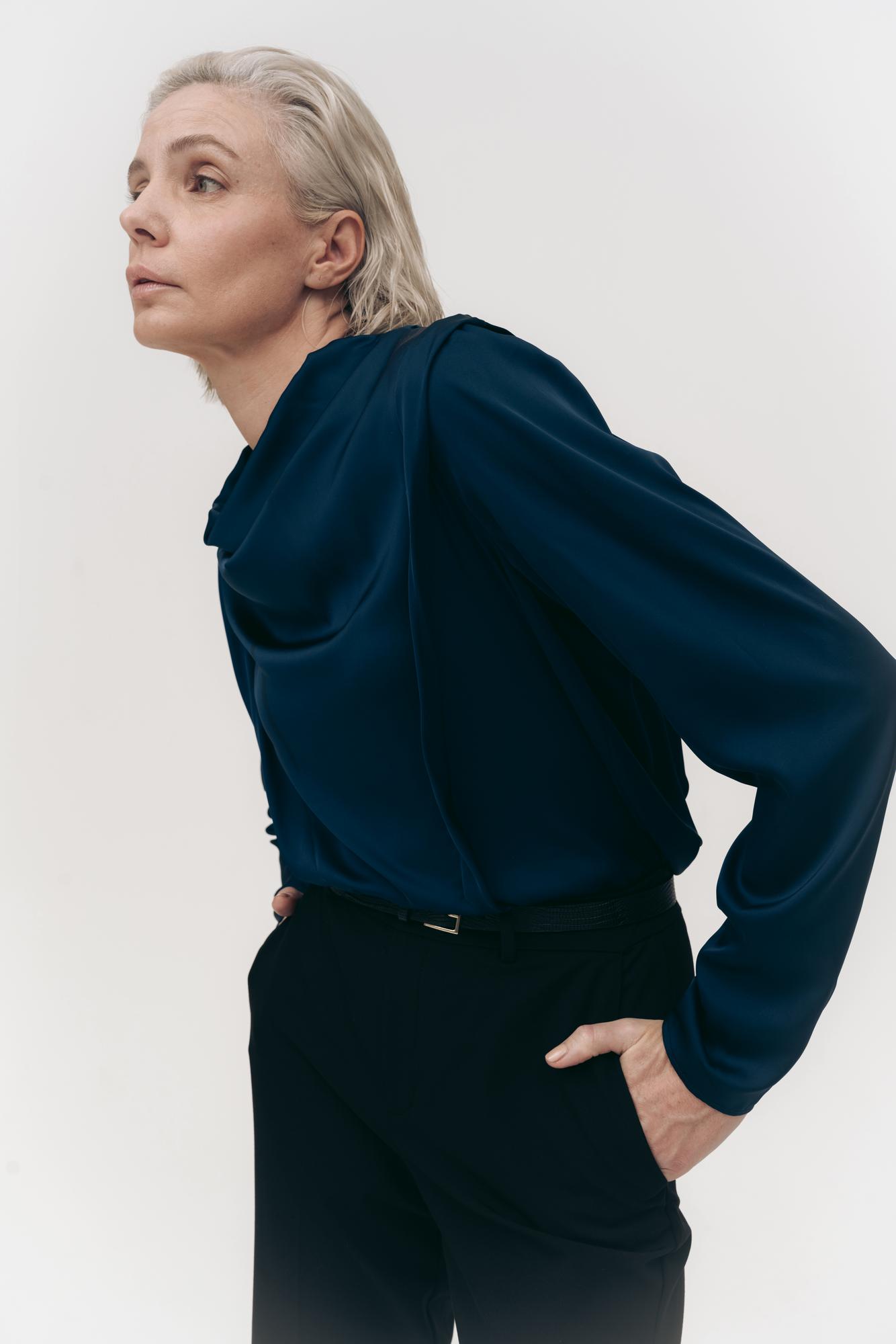 Блуза синяя