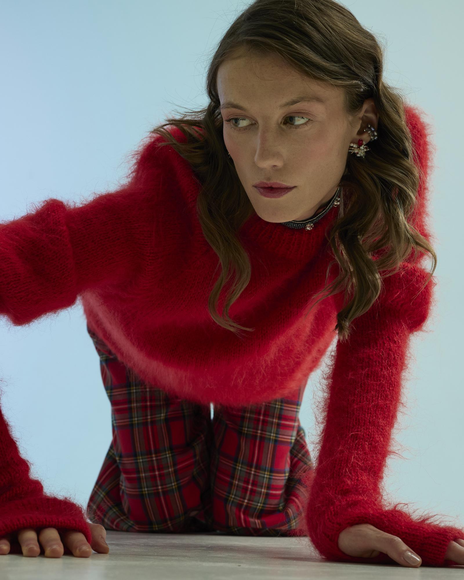 Свитер "Прекрасный красный"