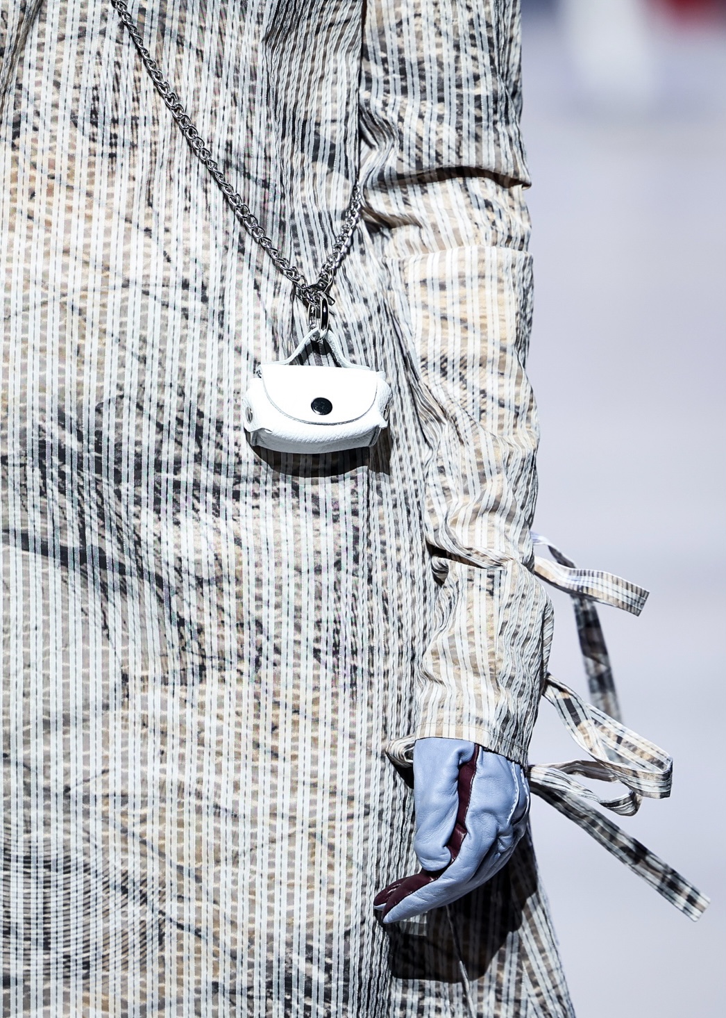 Микро-сумка белая