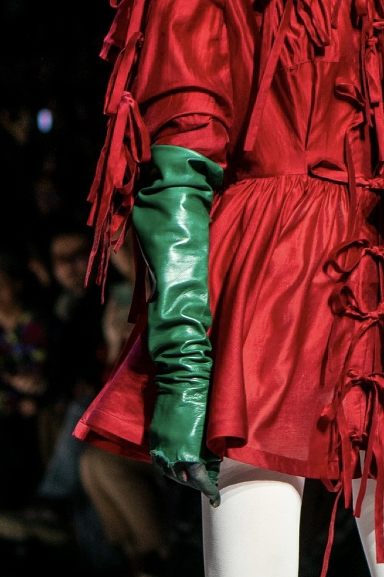 Перчатки изумрудные с сеткой