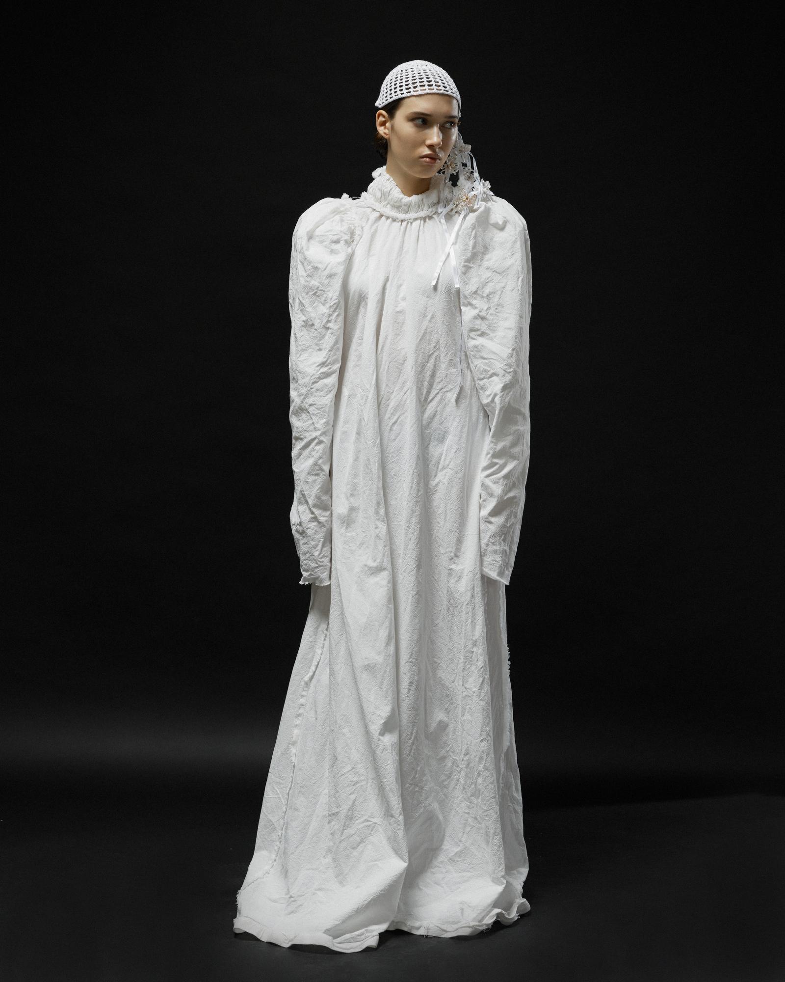 Платье со шлейфом «Лебедушка»