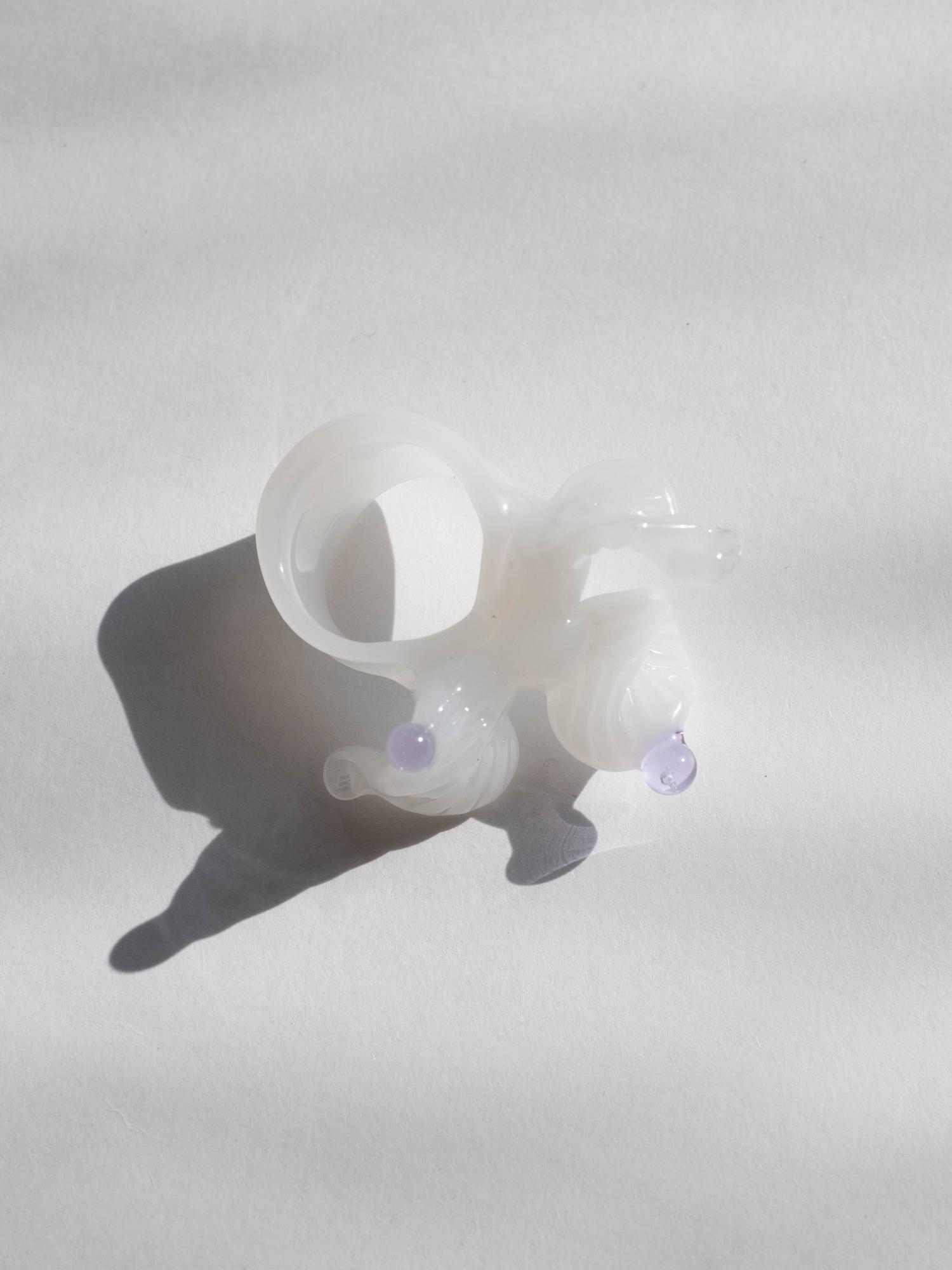 Кольцо «Молочный цветок»