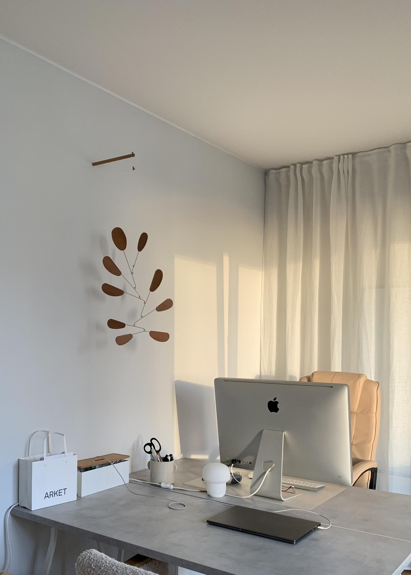 Dolly Wood hanging kinetic mobile