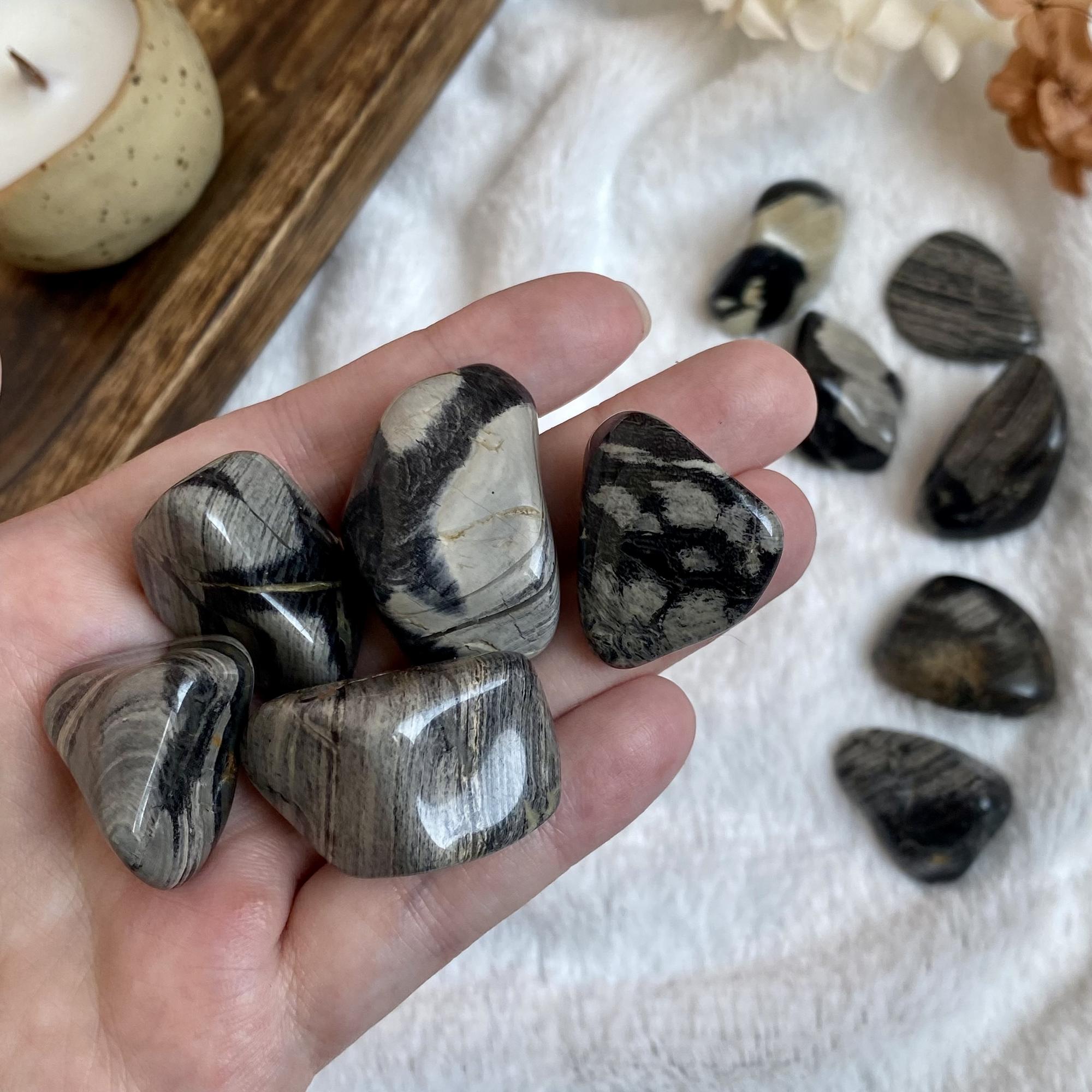 Галтовка серебряной яшмы