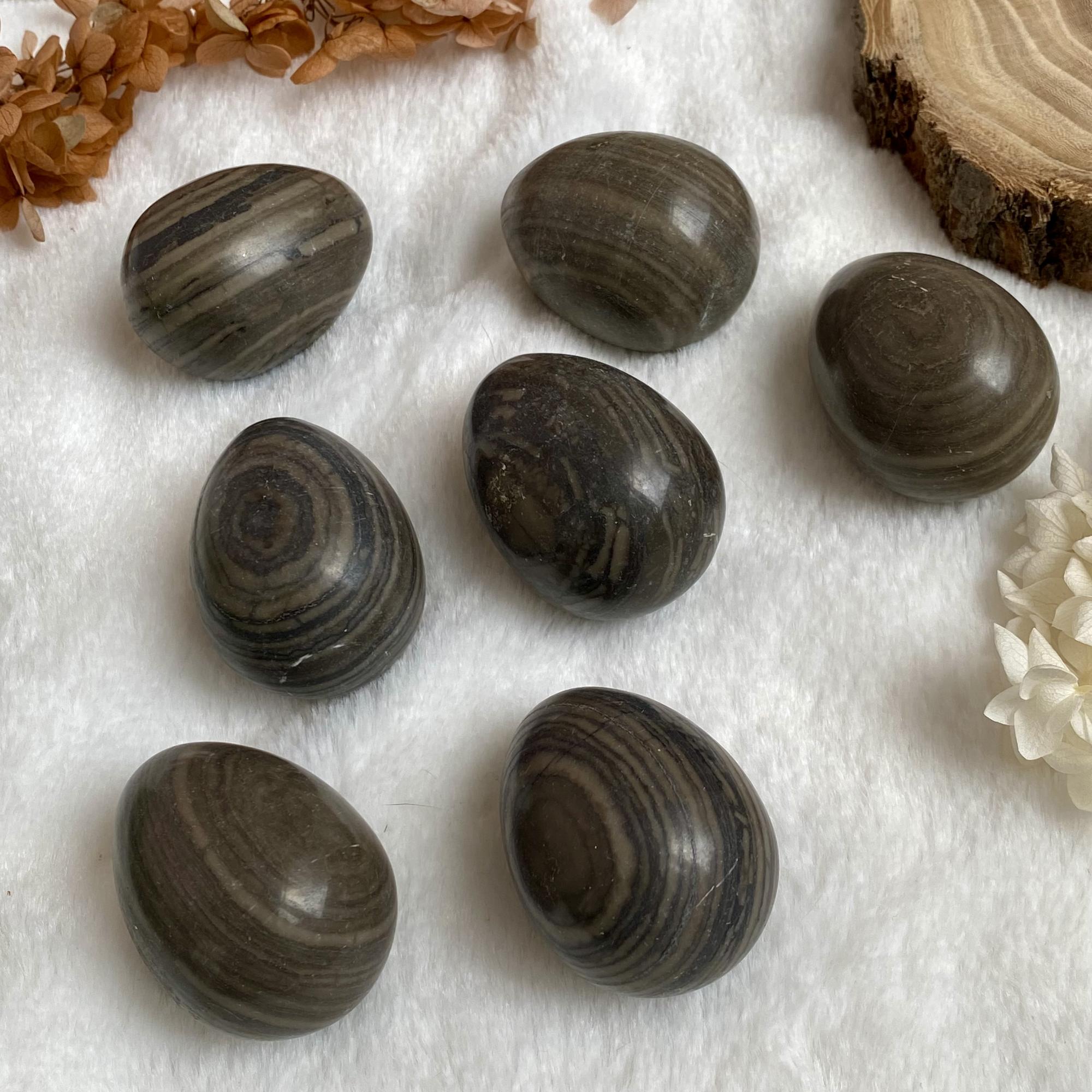 Яйцо из кофейной яшмы