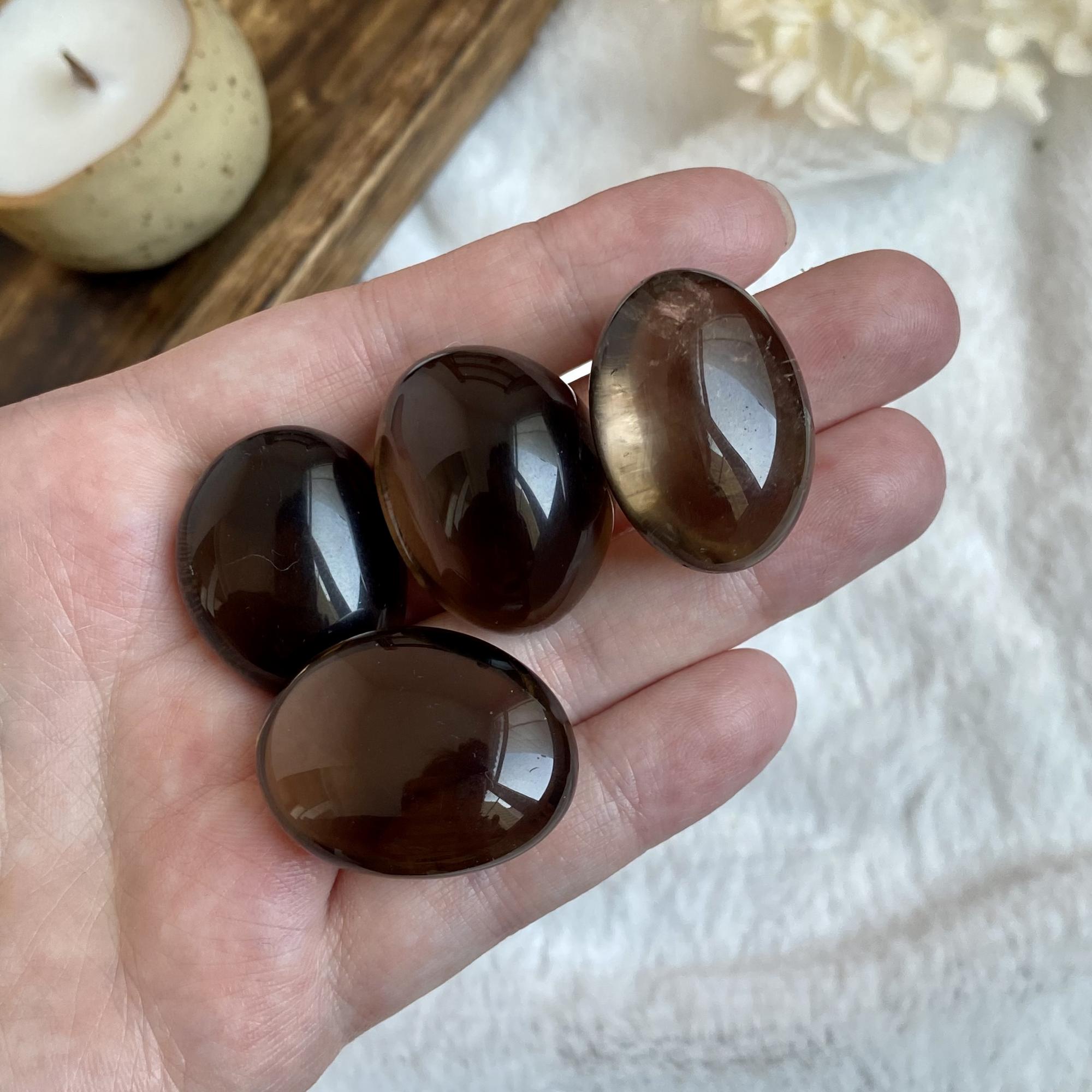 Галтовка раухтопаза (дымчатого кварца)