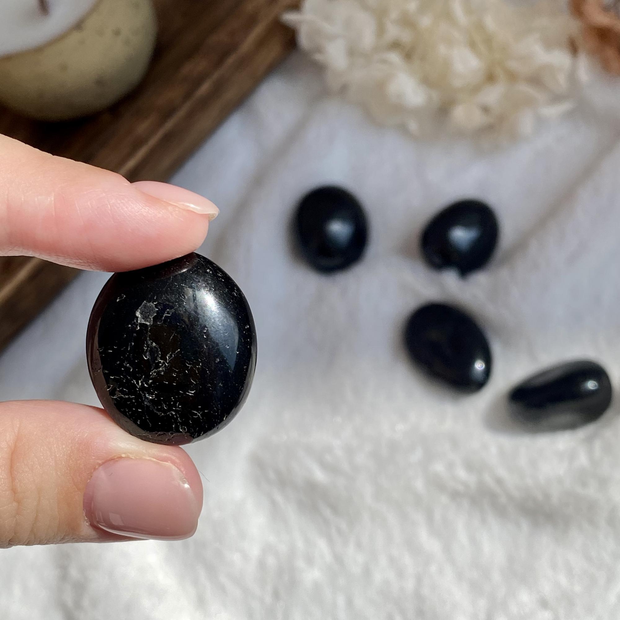 Галтовка турмалина-шерла