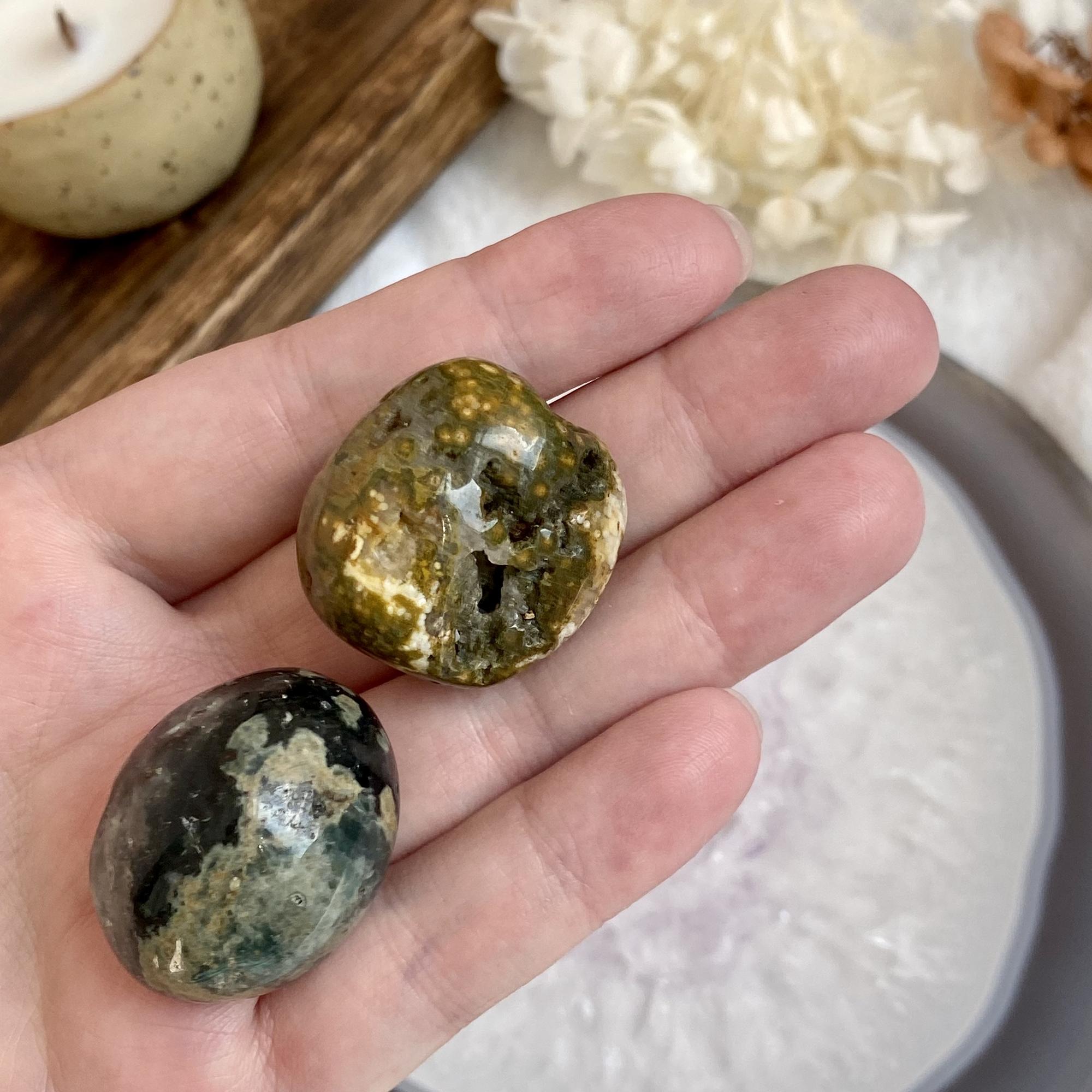 Галтовка океанической яшмы