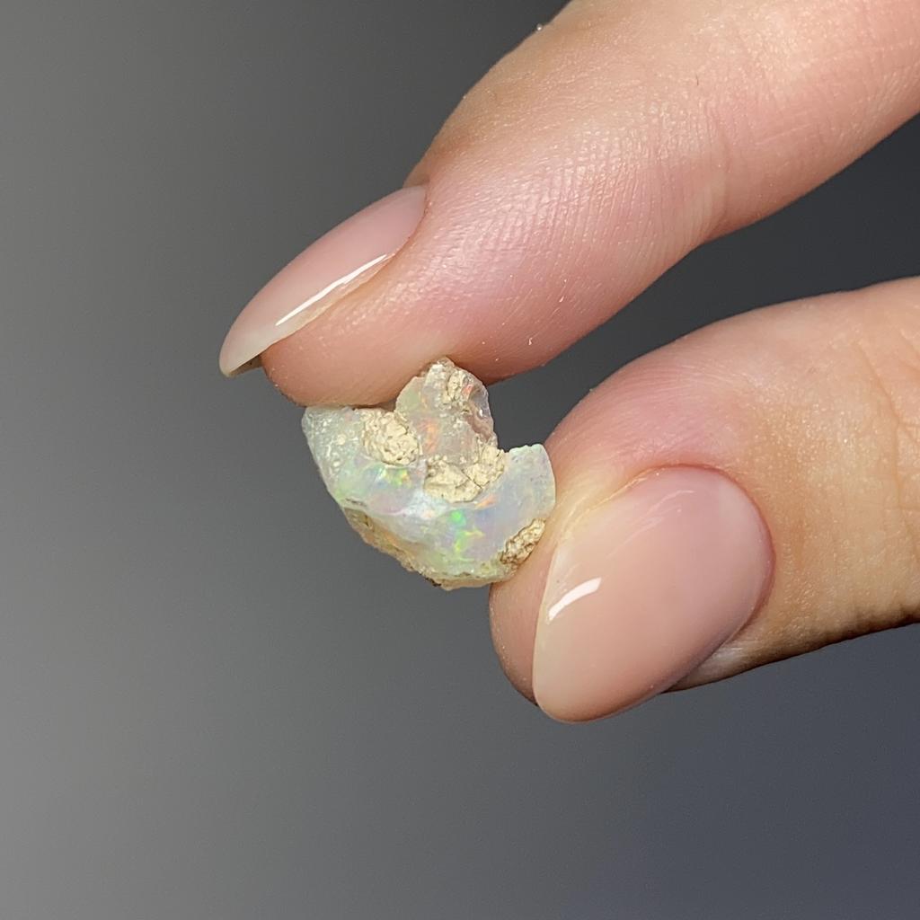 Благородный опал необработанный