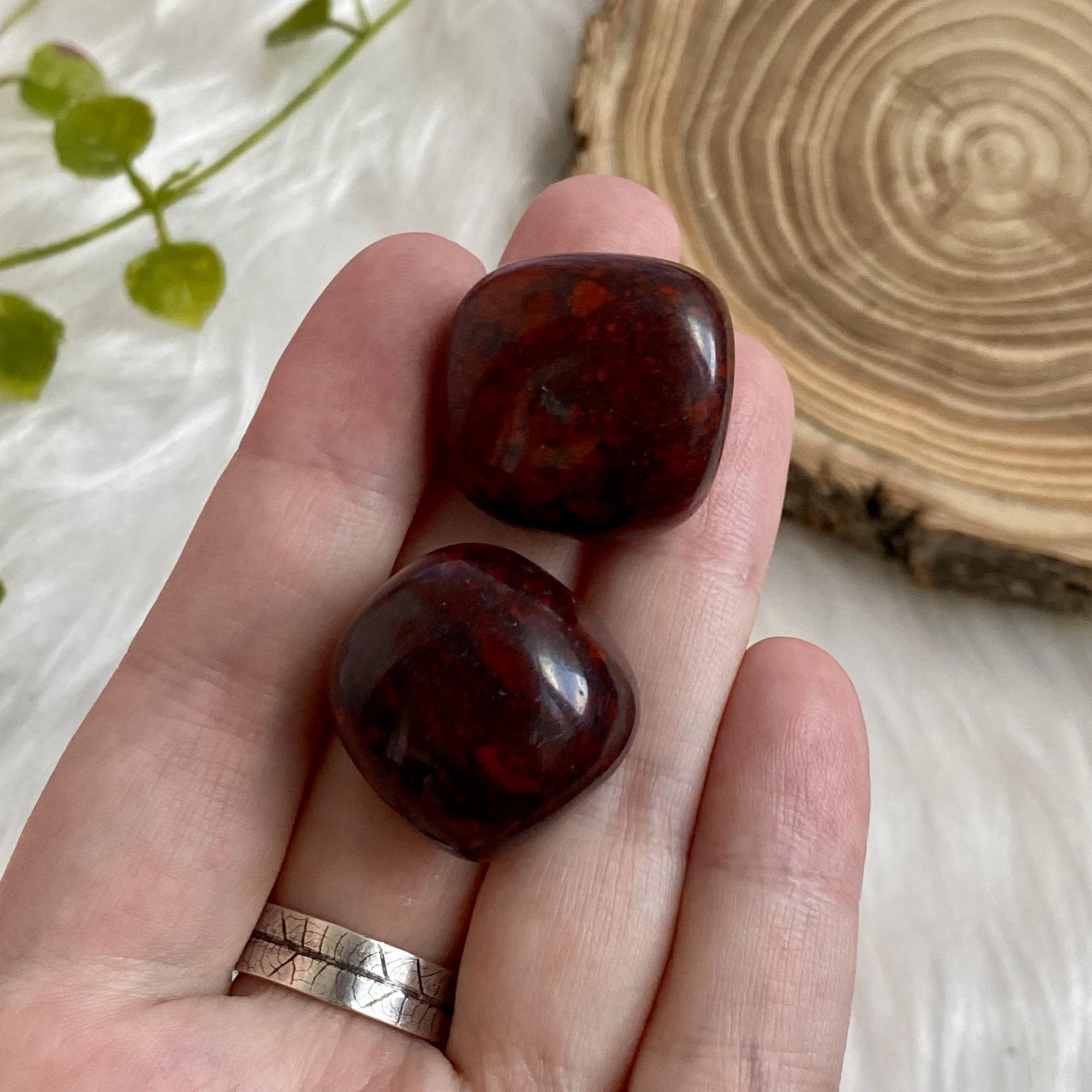 Галтовка брекчиевой яшмы