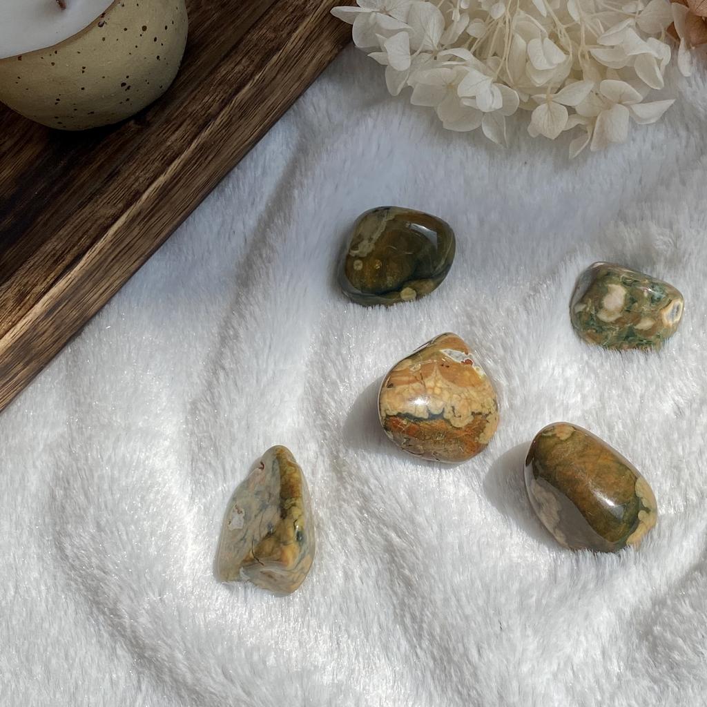 Галтовка риолита