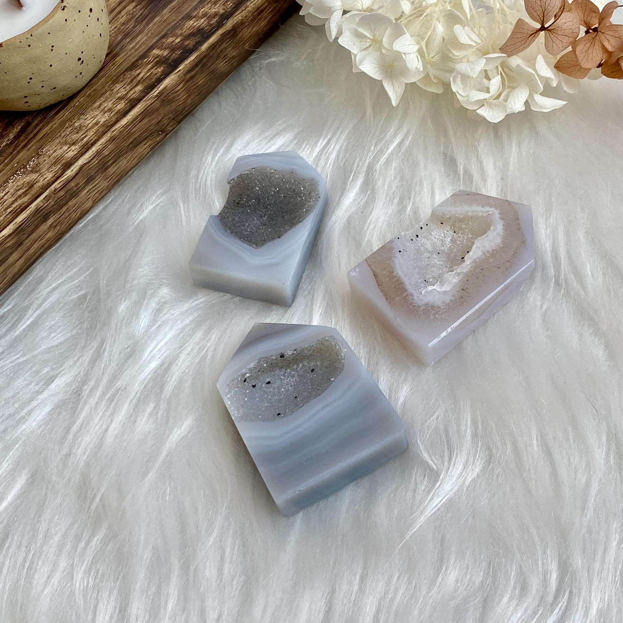 Кристалл из агата с жеодой