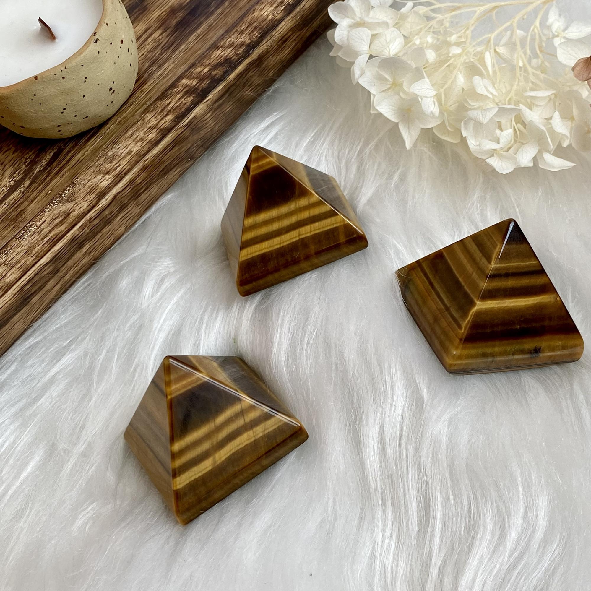 Пирамида из тигрового глаза