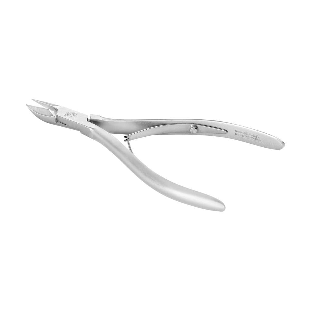 Купите кусачки Nippon Nippers N-06-12 для кутикулы.