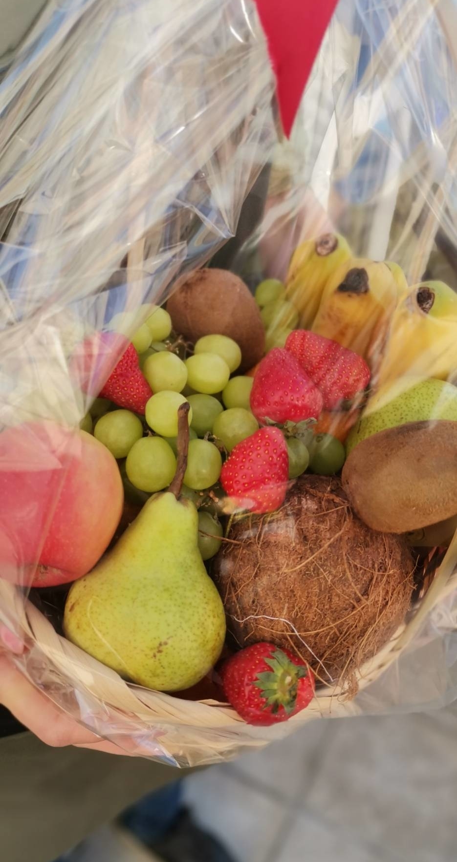 Корзина с фруктами