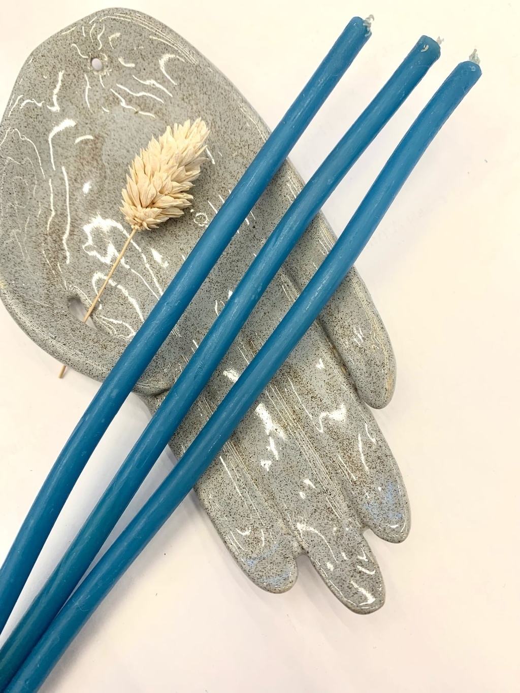 голубые восковые свечи