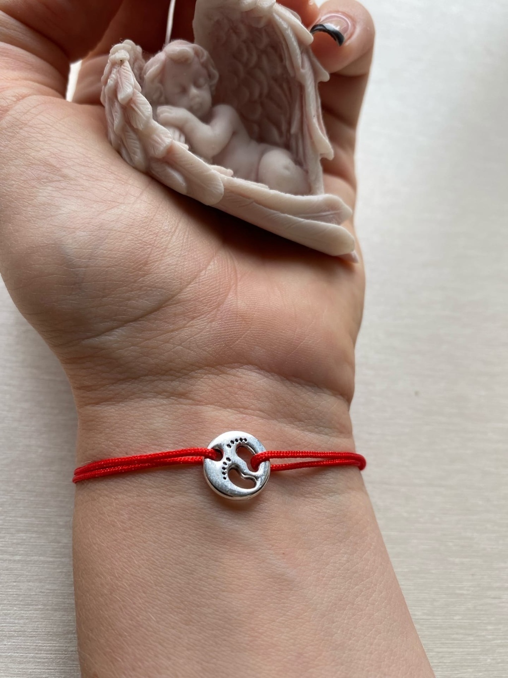 Красная нить  "детские ножки"