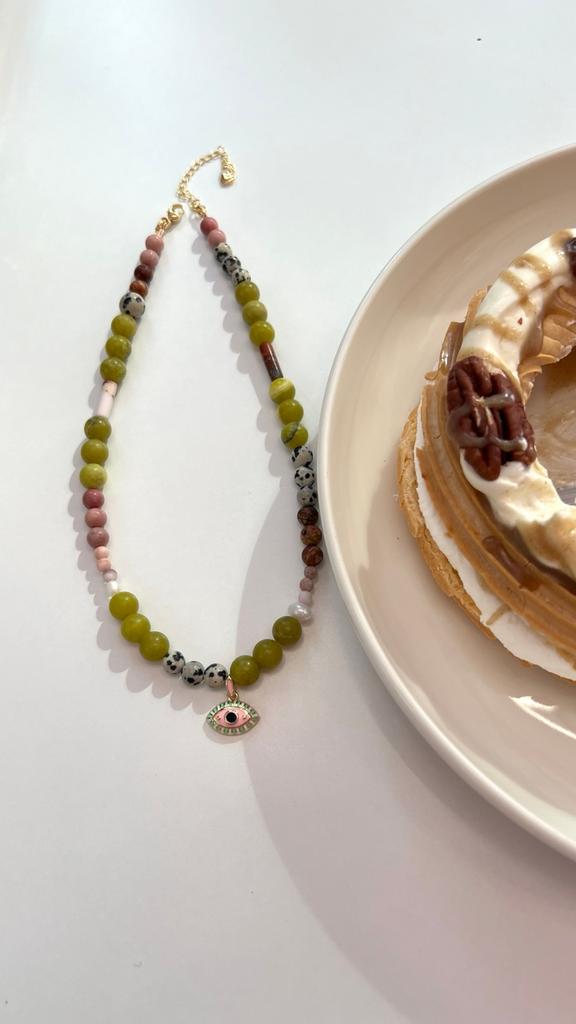 Колье с оливковым кварцем