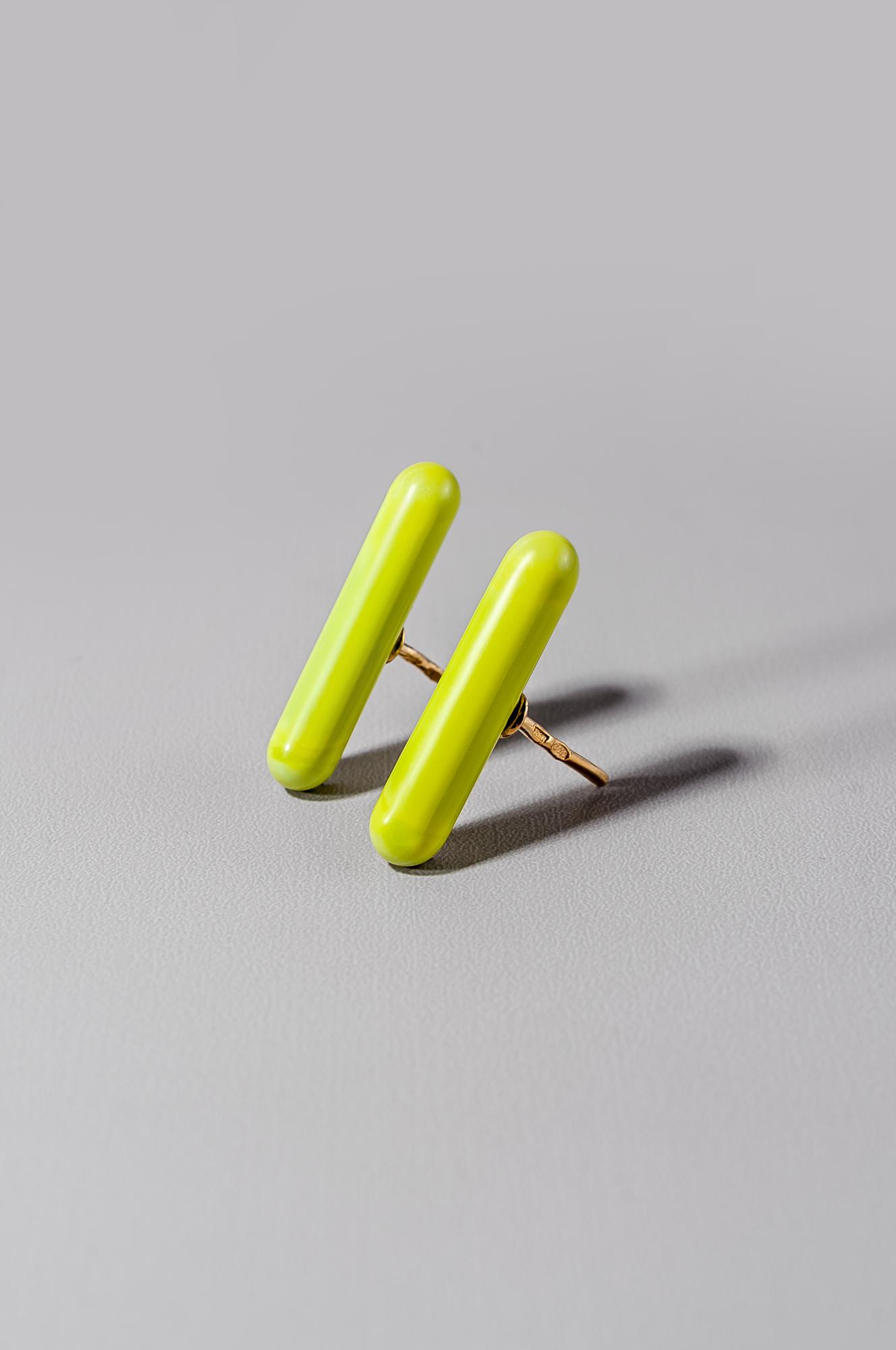 Пусеты "Капсула" /цвет зеленое яблоко