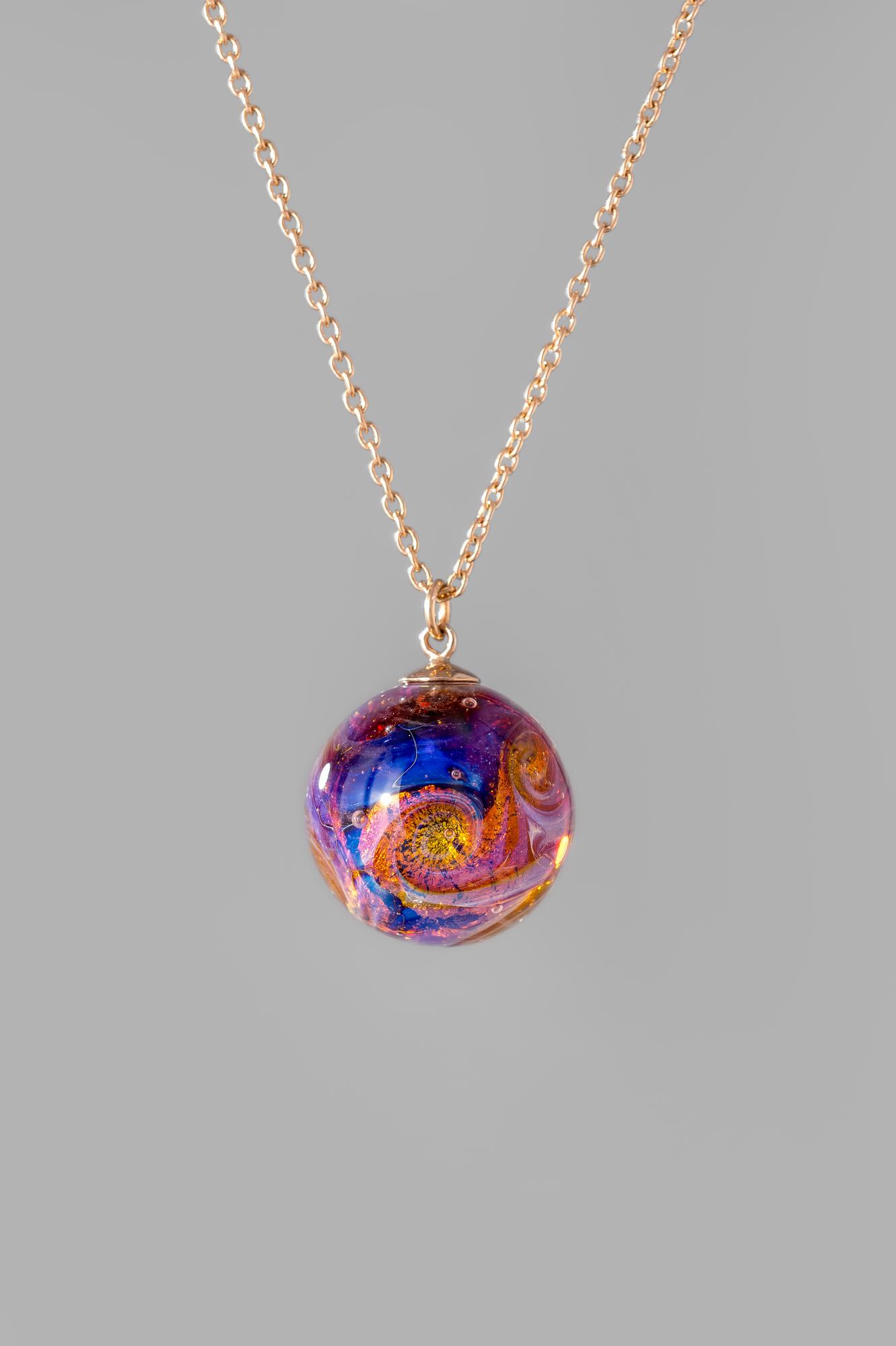 Кулон "Сила Вселенной" /цвет золотисто-малиновый